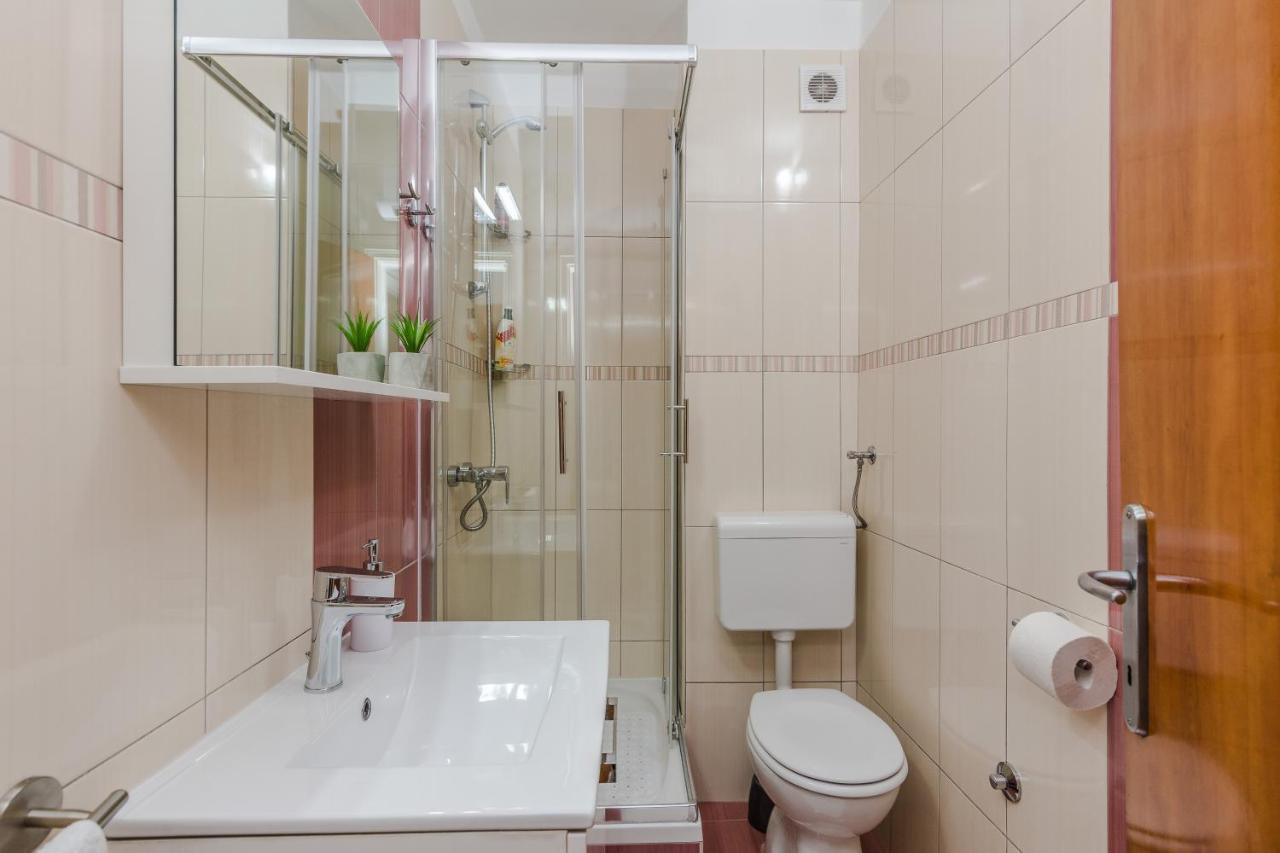 Neva Room With Private Bathroom Задар Экстерьер фото