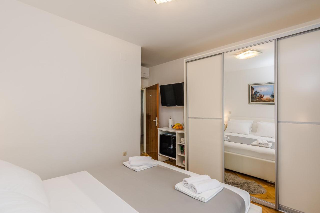 Neva Room With Private Bathroom Задар Экстерьер фото