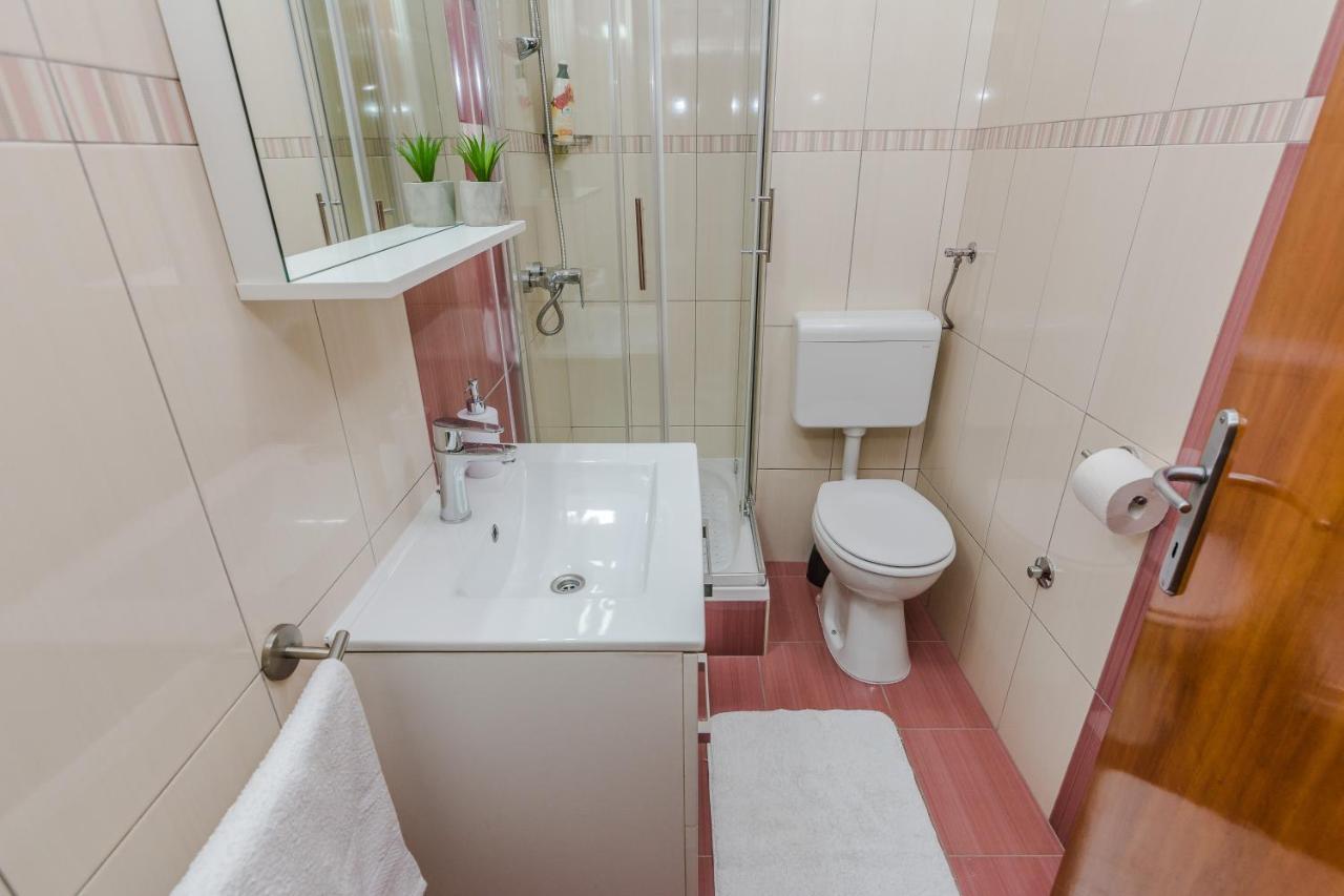 Neva Room With Private Bathroom Задар Экстерьер фото